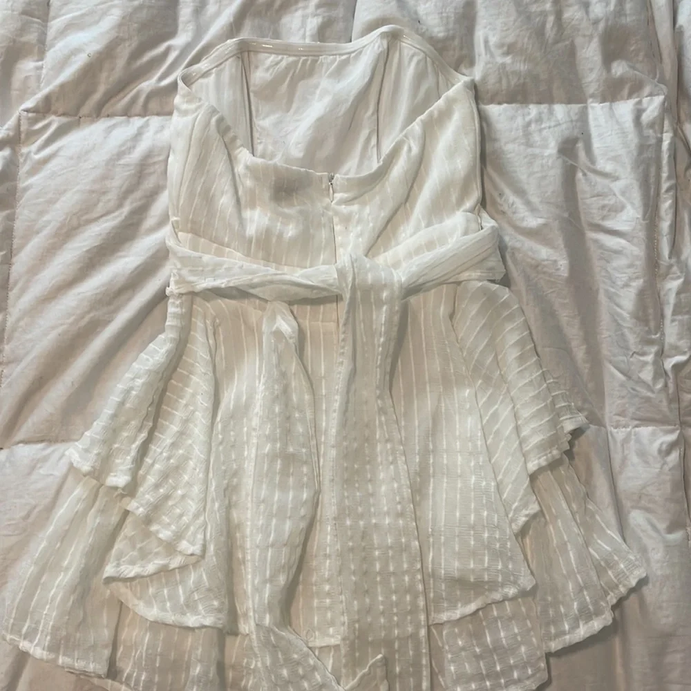 Selfie Leslie Flowy Romper - Picture 5 of 6